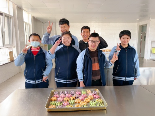 酥點(diǎn)大合照_副本.jpg 酥點(diǎn)大合照_副本.jpg